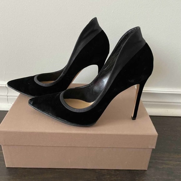 Gianvitto Rossi Satin Trimmed Velvet Tuxedo Pumps - Picture 2 of 5